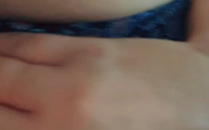 Hawsii: 印度女孩几乎无法控制在她的主要部分手淫