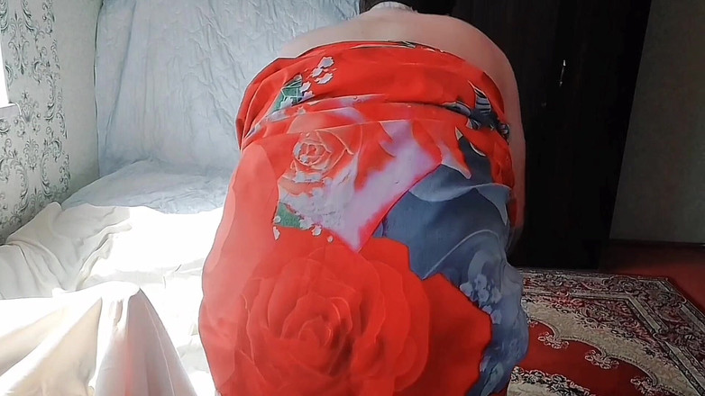 Kitty_Cross: Splendida femboy mostra le gambe in collant lucidi