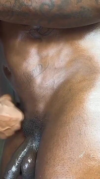 Que doce negra madura gordinha martelando ele muito bem no sofá