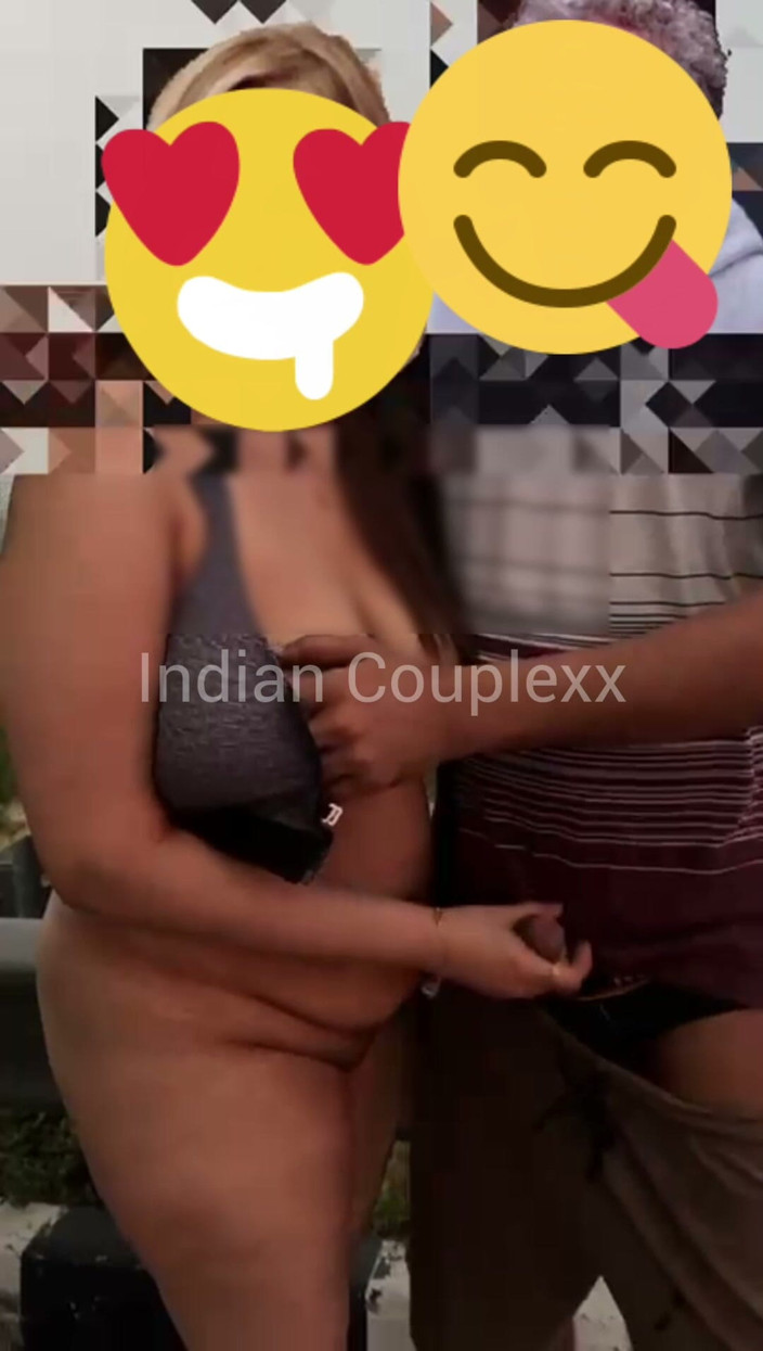 Indian Couplexx: Hintli evli kadın kamyon şoförleriyle arabada seks yapıyor