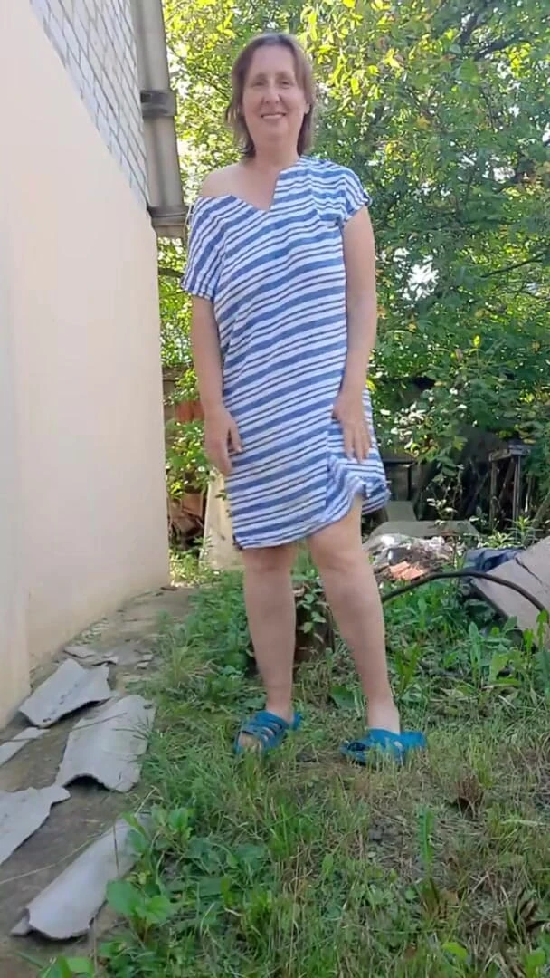 Mahca: I'm Pissing, I'm Playing, I Want to Be Jerked off...