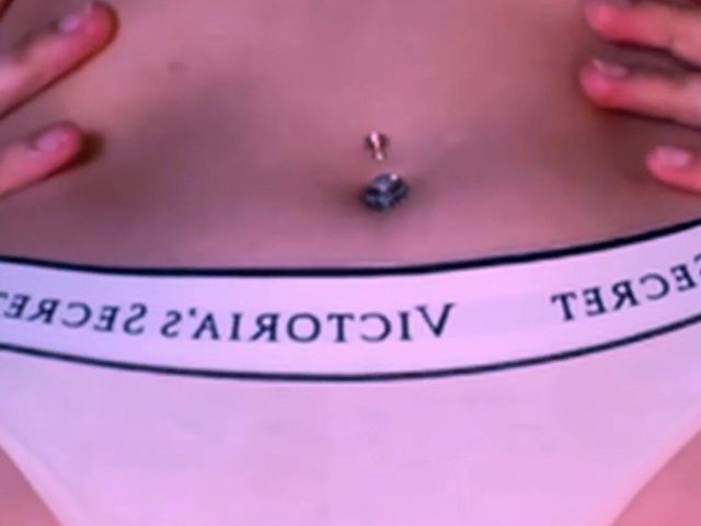 My 18 Year Old Girlfriend Was Very Horny, Gave Me a Handjob and Creampie (Coupletluv)