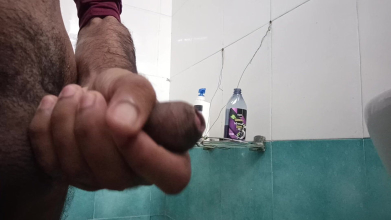 Brijesh 270: युवा आदमी बाथरूम में लड़कों के बाथरूम, या छवियों और वीडियो का उपयोग कर रहा है