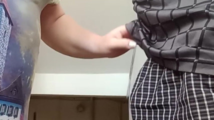 Zona901: Sucking my cock in the entrance 2