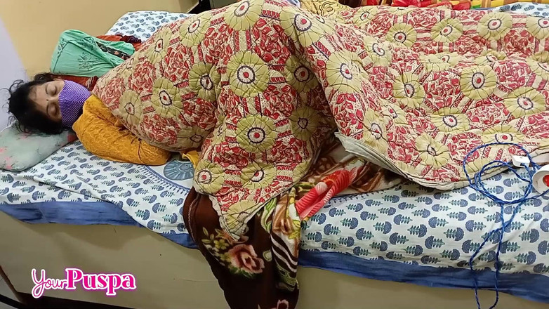 Your Puspa: Mój pasierb leżał w pobliżu i trzymał mnie mocno przez...