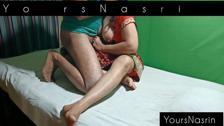 YoursNasrin: 美しい妻がシェアリーで夫を待つ。