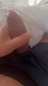 我在我的朋友家里总是很饥渴