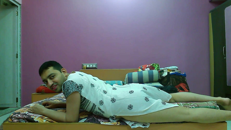 Cute & Nude Crossdresser: สลัตสกปรกข้ามเพศเฟมบอย Sweet Lollipop ในเดรสยาวด้านข้างขาด