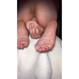 CrossDress Texas: My feet and pleasure hole close up toying