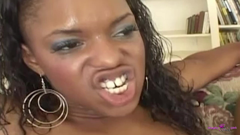 Naughty Black Girls: Velký zadek Marie Luv je sendvič mezi mezirasové hladové muže...