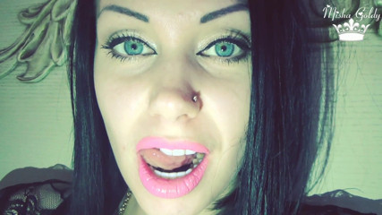 Goddess Misha Goldy: Neon růžová rtěnka
