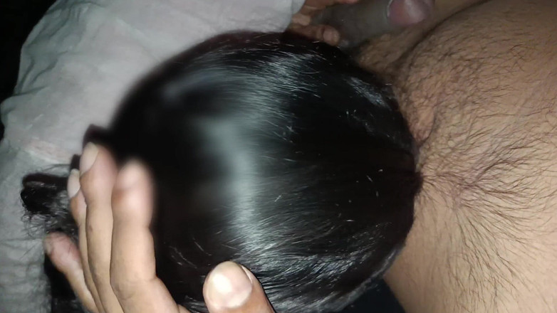 Viral: Moje žena vášnivě kouří mého ptáka. Jsou to velmi horney ženy.