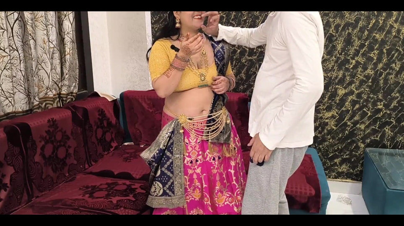 Pujaprem indian: Güzel puja yenge Hintli avcı tarafından sikiliyor büyük roket emiyor