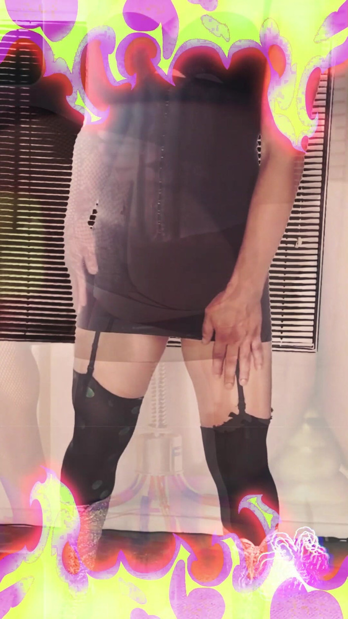 kandiKane: Kandi Kane สอบสวนท่อตูดของเธอ