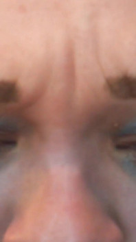 Nahaufnahme schluchfen und ruiniert Make-up