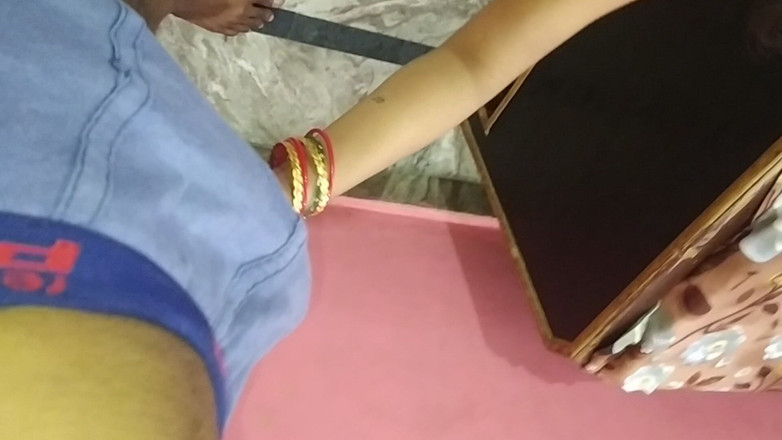 Shahilsingh119: Ragazze nepalesi con un ragazzo indiano