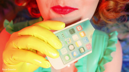 Arya Grander: Potravinový fetiš - dívka s rovnátky jí čokoládu!