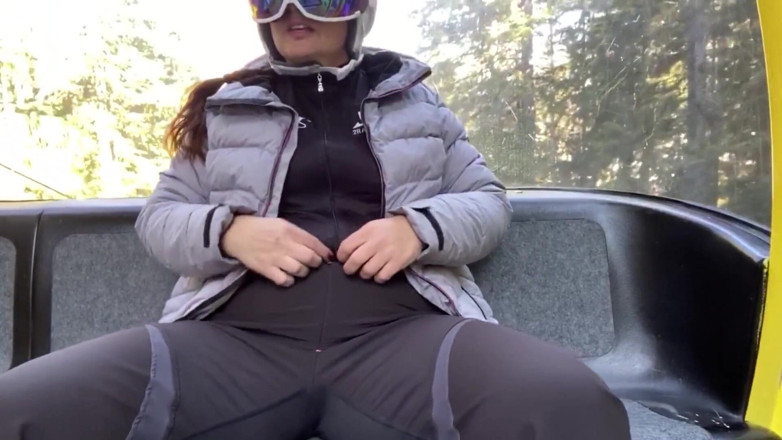 Tanja Tachee: Horny in the cable car
