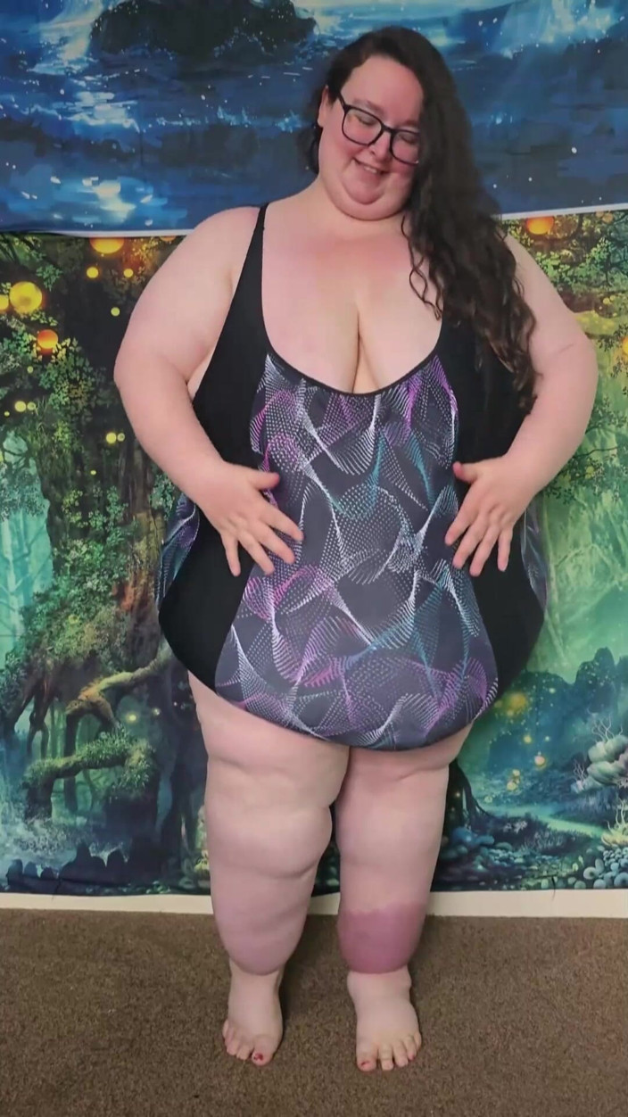 SSBBWLadyBrads: Culona diosa gorda prueba ropa de baño