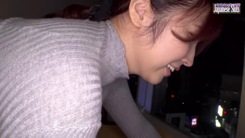 Juicy Bounce JAV Club: Impresionante belleza de oficina con una figura asombrosa revela su...