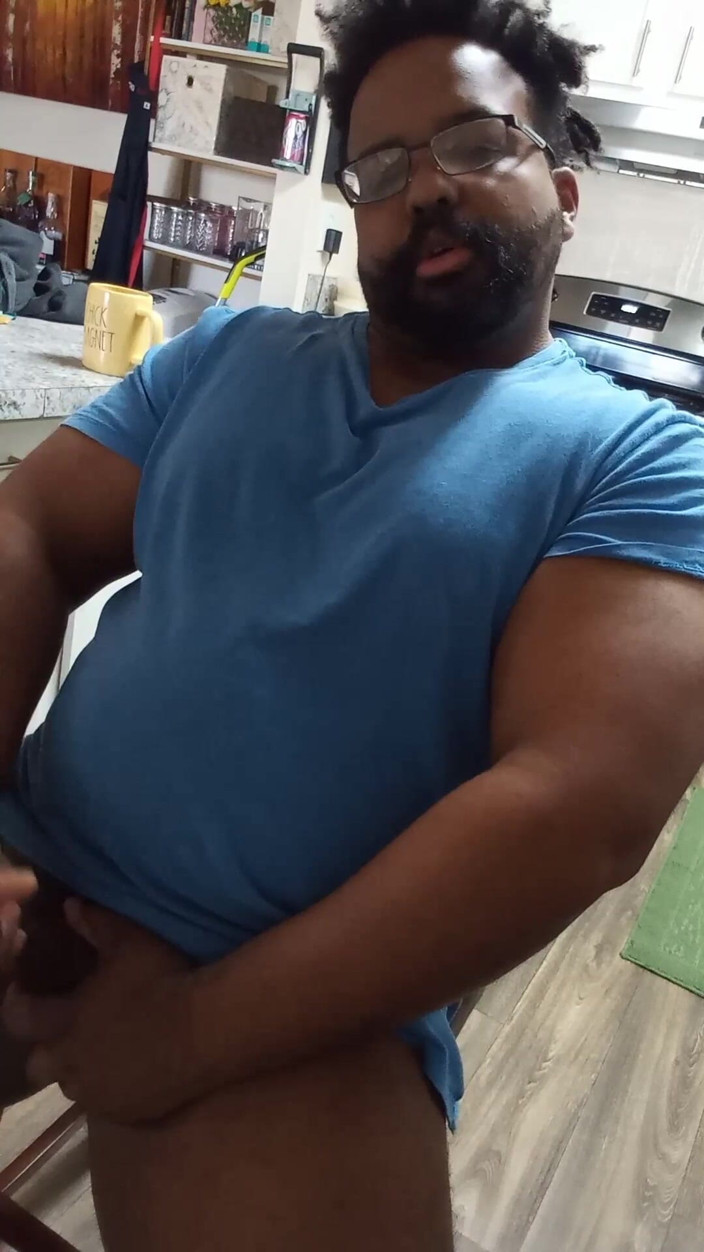 Eddie Venezuela: BBC Bear Jerks, Moans and Cums