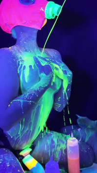 Neon Rave Dívka Na Dívce Si Hraje S Robertkem