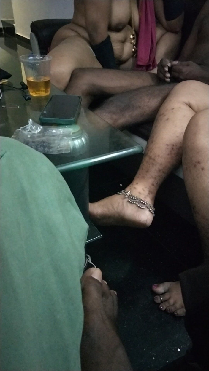 Tamil lesbian: Hablando sucio desnudo