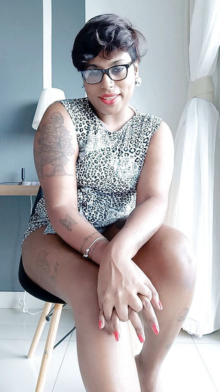 Ilariafajralilura: Giáo viên thống trị Ilaria làm nhục