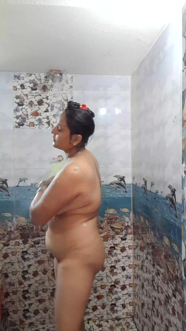 Puja555: Ấn Độ bhabhi tắm