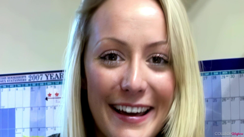 College Uniform: Alana Chase'in yer aldığı röportaj