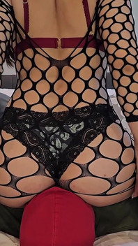 Adulmecare de cur pentru servitoarea leneșă 1