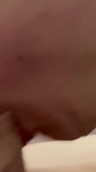 Iets nieuw close-up pijpen en klaarkomen in mijn mond en natuurlijk slik ik altijd elke laatste druppel door!