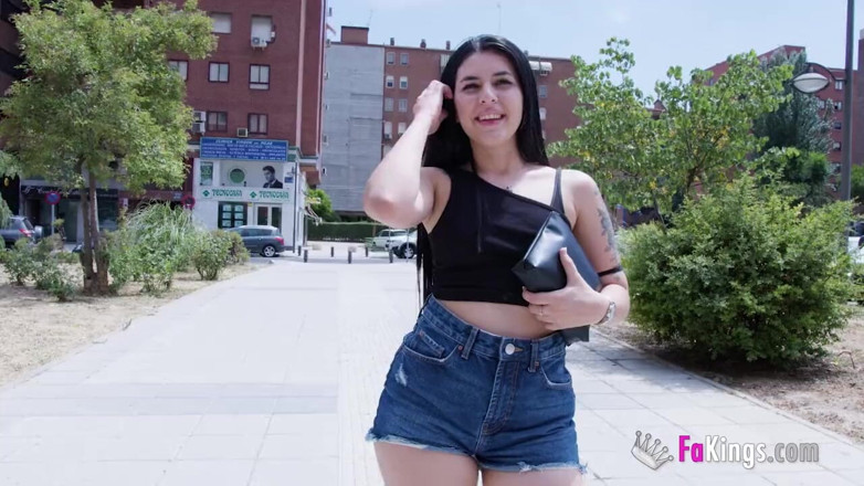 FAKings: Paola White are parte de provocarea MONSTERCOCK: Bine ați venit...
