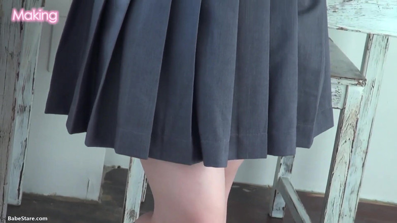 Babe Stare: Azjatycka dziewczyna bawi się ze sobą w tym solo wideo