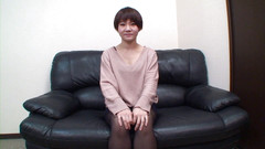 Japan Lust: Drobná japonská teenagerka s krátkými vlasy je naplněna creampie