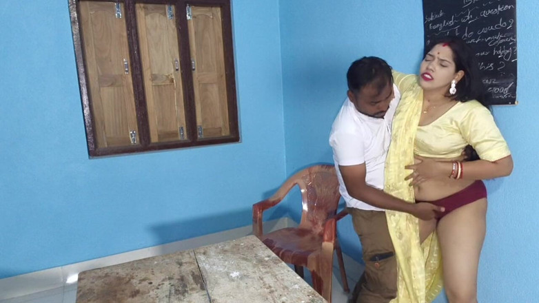 Sona bhabhi: Sexy English Teacher Madam Nude Romance with Her Student in...