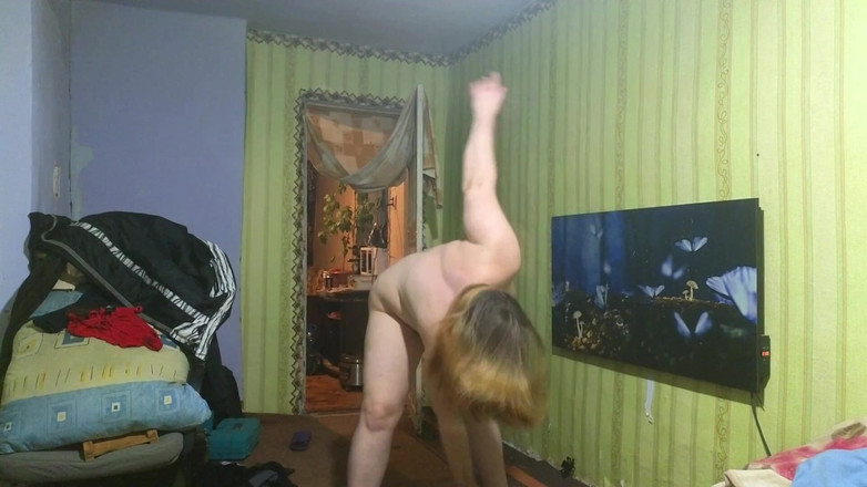 SchoolPrincess: Za Scénou. Veselé Třesení Břichem