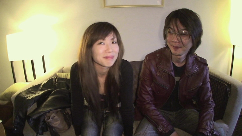 Asian X: Japonský manžel sleduje manželčinu chlupatou kundičku ošukanou jiným mužem - creampie...