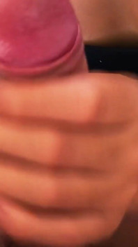 Sexy vysoká škola potetované kotě s dokonalým zadkem dává kouření