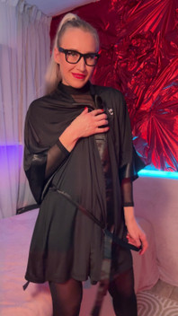 I Destroy U Ass, Bich