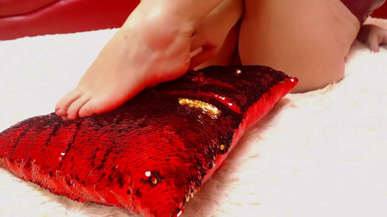 Dream Factory: Mature feet for your pleasure