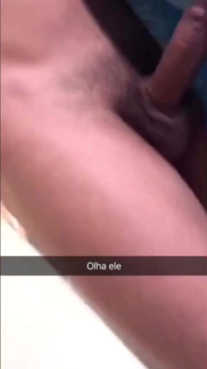 Leandro e Asafe: 건물 계단에서 이웃을 먹어