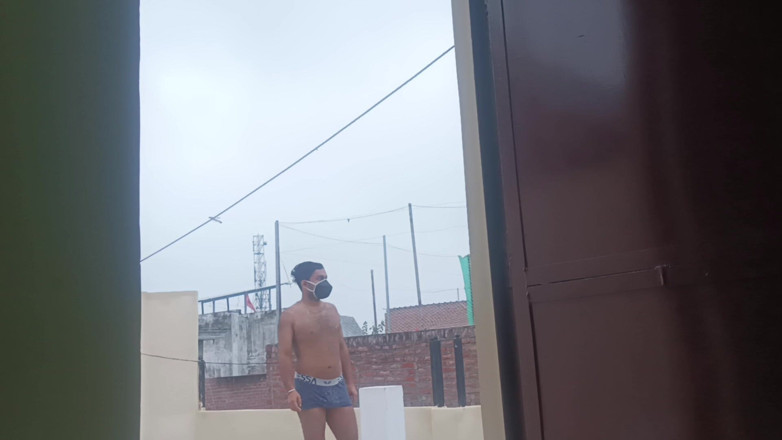 Sansuindia: Porno în pielea goală cu vedetă indiană