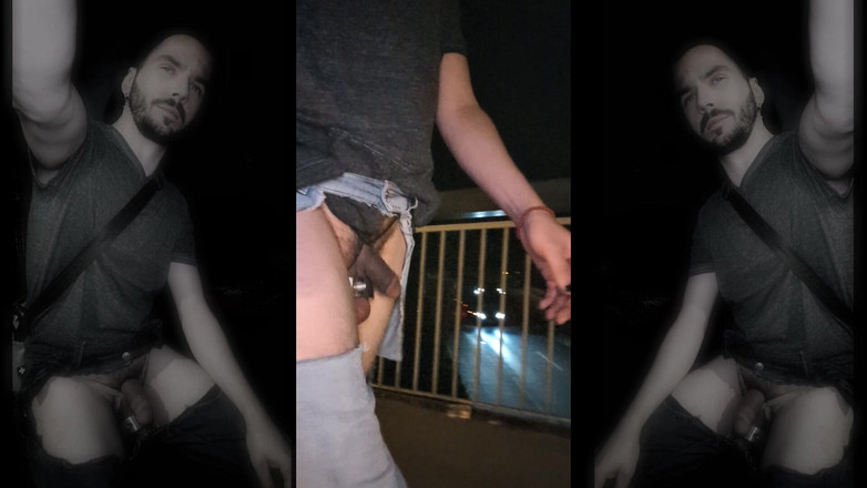 kinkygaynudist: Șarpele negru iese noaptea (nu este alb - cel negru e trezit)...