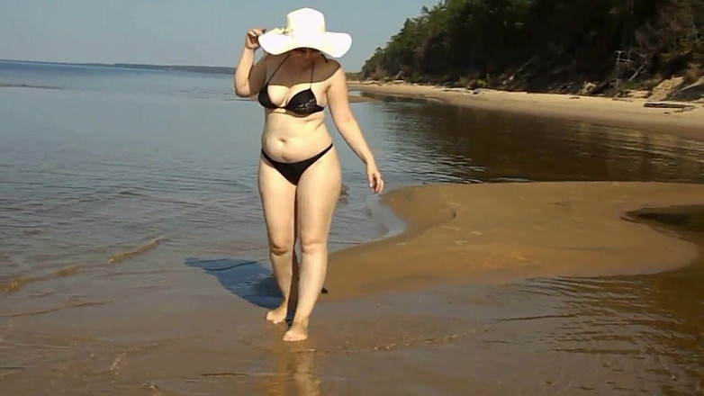 RedRoseRus: Hete MILF Op Het Strand -15