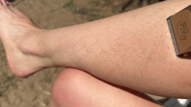 Cuteblonde666: Detailní trimming mého keře a vlasů na nohách