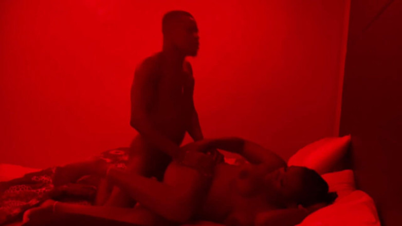 Sex naija 1: Đêm làm tình đầu tiên của cặp đôi mới kết hôn