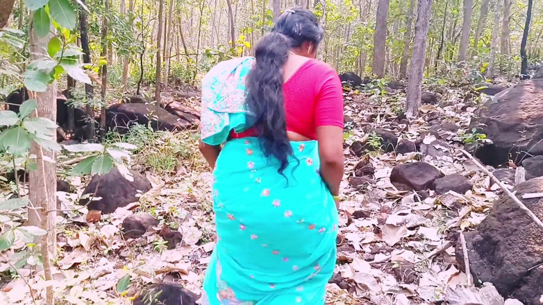 Telugu honey lips: Sexe indien en plein air. Dirty Talks en télougou.