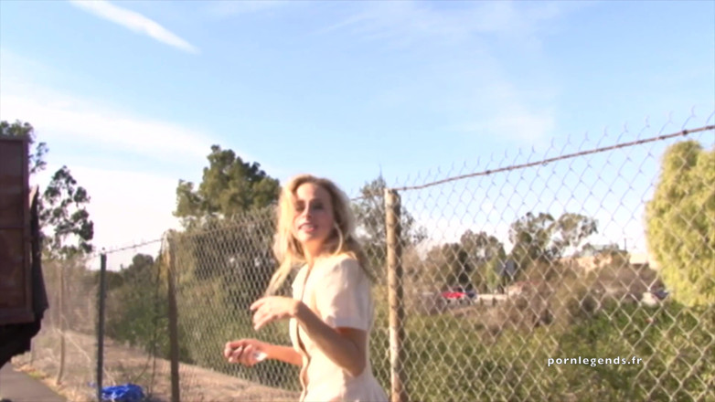 Estelle and Friends: Payton Leigh Loves Being A Ratchet Cougar.