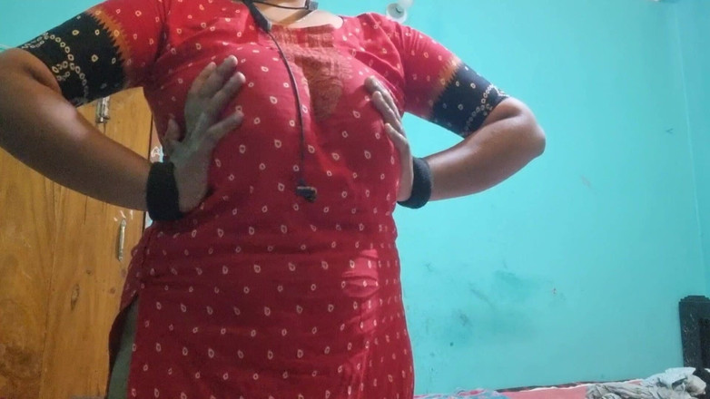 NilaRani693: Detailní ukazování mých velkých koz a masturbace s mými prsty